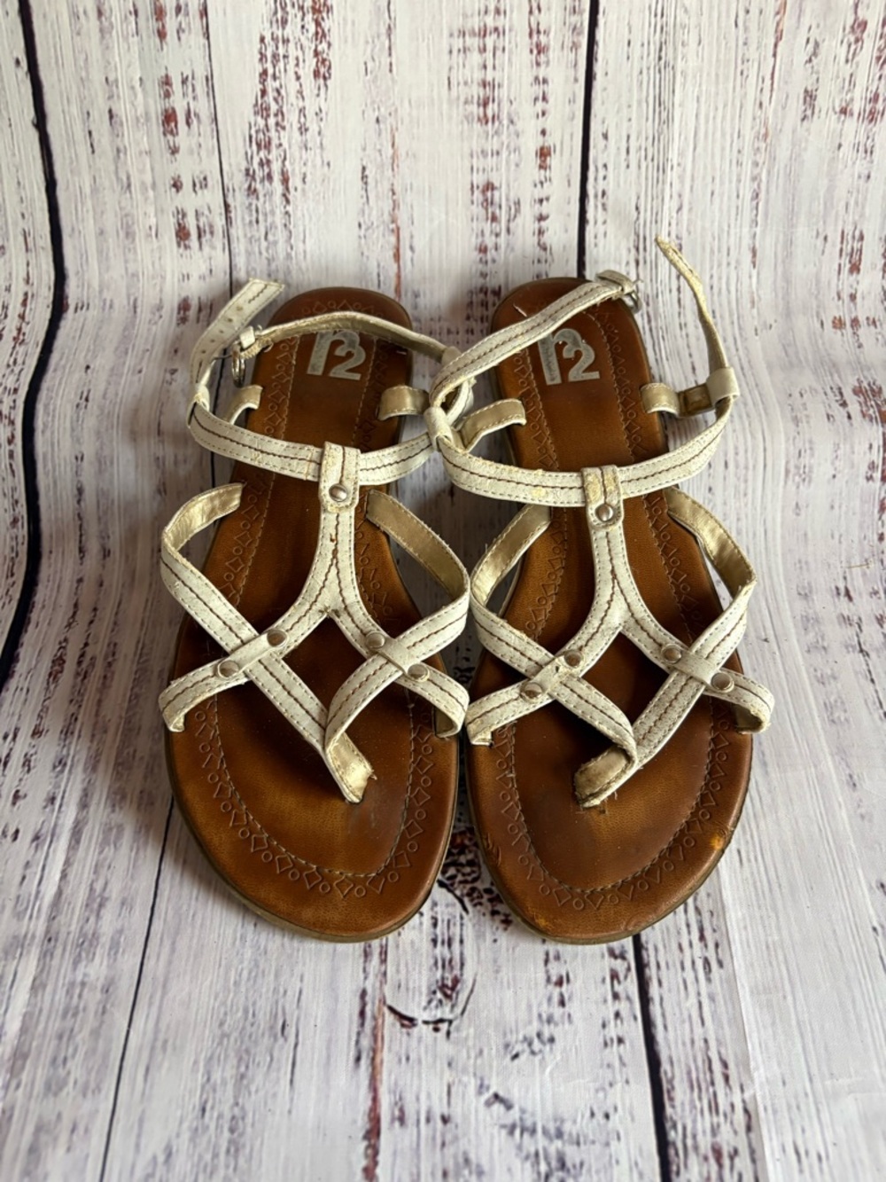 R2 White Strappy Women's Sandals